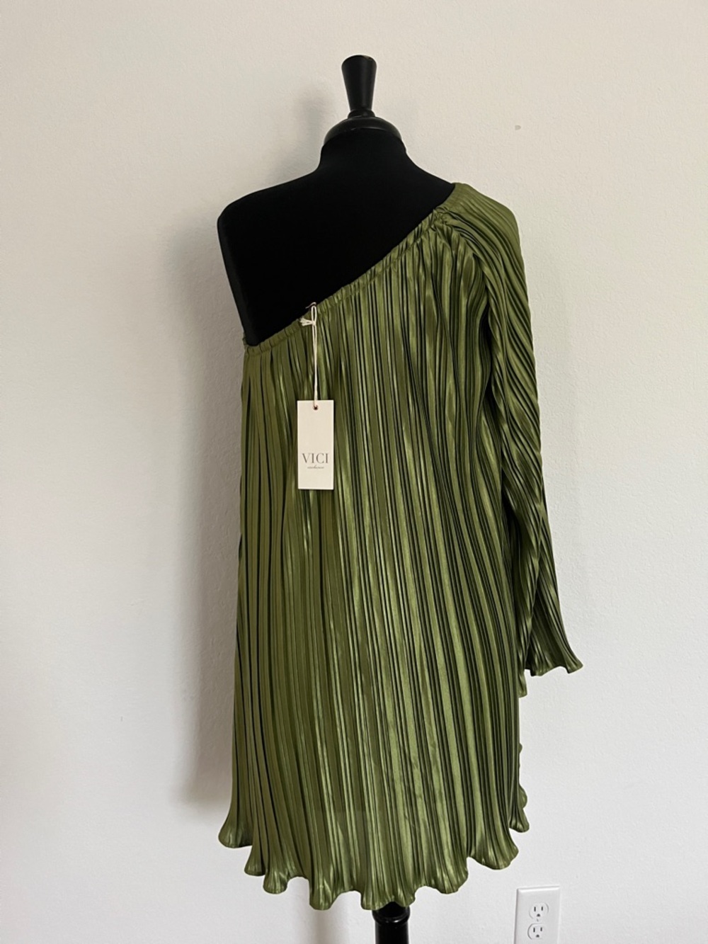 VICI Olive One-Shoulder Pleated Mini Dress - Picture 6 of 12